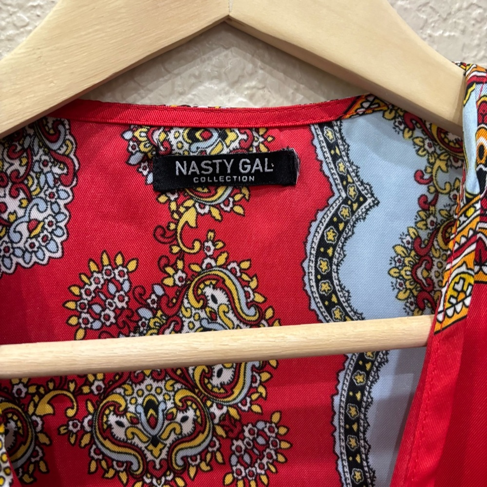 Nasty Gal Scarf Print Tie Front Long Bell Sleeve Crop Top Size 6 - Picture 5 of 7
